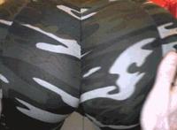 女坐男腿上接吻口述动态图：床吻戏吻胸摸腿爆米花动态图片合集 亲大腿根100个视频