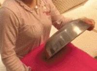 上学的时候胸罩崩开了gif动态图：上课被同桌解胸罩 美女上课没戴胸罩