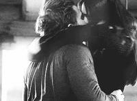 狗狗舔脚丫什么意思 狗狗舔女生脚丫图片