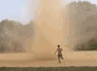 动漫磨擦枕头图：用枕头安慰自己有 邪恶摩擦枕头