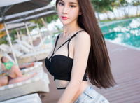 张歆艺口咬gif动态图：帮老板口动态图 帮忙口gif