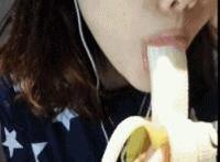 美女自己抠流水图 女性自慰必看的图 女性自慰的东西我要买