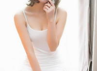 欧美最大胆的观阴艺术美女大胆裸漏下体 特透明时装表演