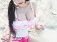 女生裆部为什么鼓鼓的图片 好看的牛仔裤视频裤子太紧的尴尬