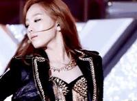 妈妈挤奶图片 吸奶美女挤奶动态图 