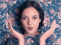 杨颖被黄晓明摸大腿动态图片 杨颖被多少人搞过夜 杨颖被黄晓明卧床强吻