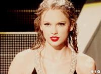 美女走光露底图从 穿短裙坐摩托车走光gif