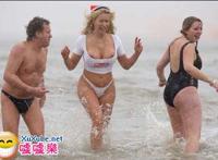 体育老师不小心走光 水上乐园泳装走光 形形色色的走光图 