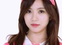 只穿内衣的动漫女生邪恶动态图 动漫美女拉稀图片