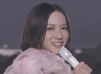 甩奶奶动态图片:女人的奶奶露出来了