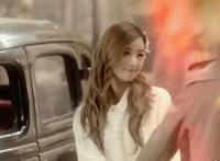 医生手伸进裙子摸内裤 手伸进伴娘裙子内裤