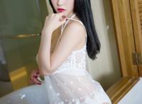 女子撒泼当众小便 监控女子公共小便视频