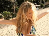 两男一女前后夹击漫画邪恶动态图;两个男人同操一个女人