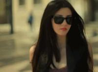 超人躺在怀里被虐图片 超人被虐大鸟图片