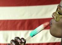 女生上课脚臭图片 脚臭捂鼻子图片