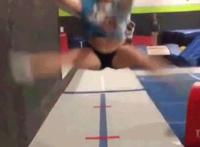 中学生不良吃禁果图:中学生初尝禁果电影 厕所偷禁果图片