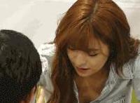 萝莉和大叔动态图:小萝莉被大叔动态图