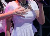 后妈让我睡他闺蜜小说 爱上同性闺密一直暗恋:闺蜜互相安慰下面文