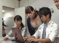 猥琐动态图片gif:恶父猥琐亲女图片