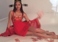 如花抠鼻屎的图片 男的抠女的方法