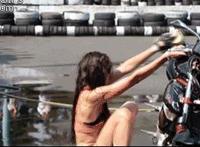 楼道鞋柜偷射丝袜 女民警袜子臭图片