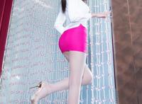 庄温妮白色衬衫粉色短裙养眼美腿高跟诱惑写真