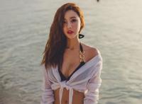 夕阳下的透视装性感比基尼美女写真