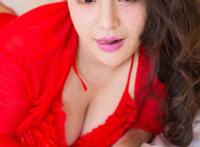 90后大奶美女易鑫性感诱惑写真