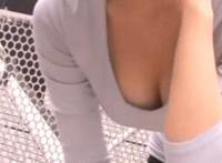 跑步甩奶动态图:大胸妹子穿衬衣搓胸邪恶动态乳房图片