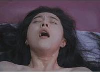 咸猪手袭胸十分钟视频GIF:捏奶袭胸视频有关电影