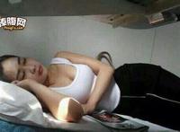 火车上不文明情侣图片:情侣的不文明图片