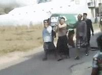 动漫憋不住拉稀图片:漫画女生憋不住尿gif