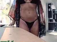 美女上厕所擦屁股照片:美女上厕所不看后悔