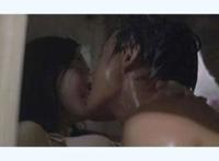 范冰冰李晨缠绵两晚:范冰冰坐飞机,洪金宝和范冰冰