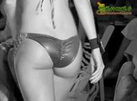 形形色色走光瞬间图片:看见服务员走光