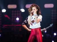 邓紫棋和谁搞过:邓紫棋张杰睡觉图