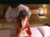 女的自慰爸爸进来:小婷与香肠,爸爸不要