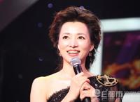 董卿春晚内裤什么颜色:董卿主持春晚时的内裤