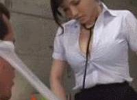 姑娘这黄瓜能爽吗:美女玩黄瓜,女子塞黄瓜图片