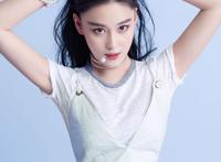 张馨予跪地吃香蕉图片:张馨予三男一女,张馨予开的照片