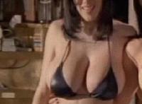 女人从哪里生孩子视频:日女人噼噼啪啪的视频