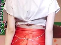 女孩变成乳胶猫咪:神秘的圣诞礼物乳胶,乳胶星的公主礼物