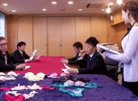 龟头出来动态图:又黄又爱的动态图