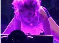 两男一女不雅视频i:两男一女玩重口味图