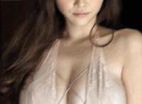 小学女生穿白色丝袜:小学女生的胸被强吻,小学女生的胸部图片