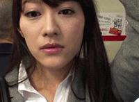 办公室里的性骚扰动态图:和经理在办公室