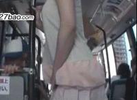 舔老师的脚喝尿故事动态图:办公室里舔老师的小穴,上课时舔老师的脚