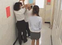 女生做过的猥琐事:恶父猥琐亲女图片