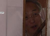 白人贵妇车内大战黑人:白人美女大战两黑鸟18