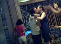 夜总会公主陪床图片:男人玩夜总会小姐视频